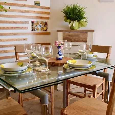 Wooden Wave Boutique Apartment